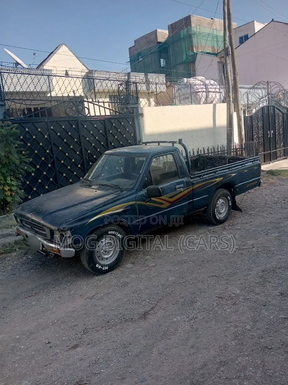 Toyota Hilux 1983 Blue