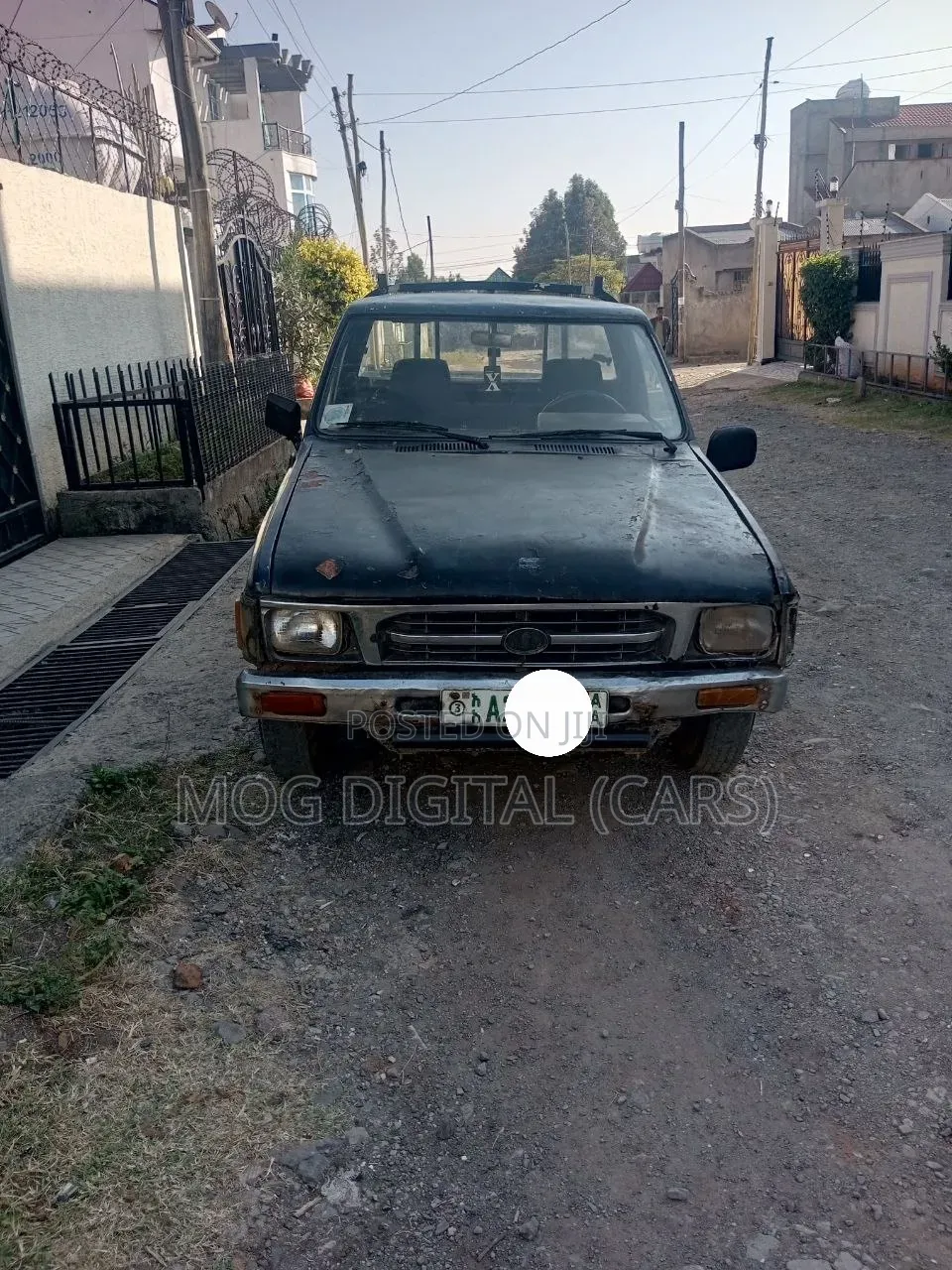 Toyota Hilux 1983 Blue