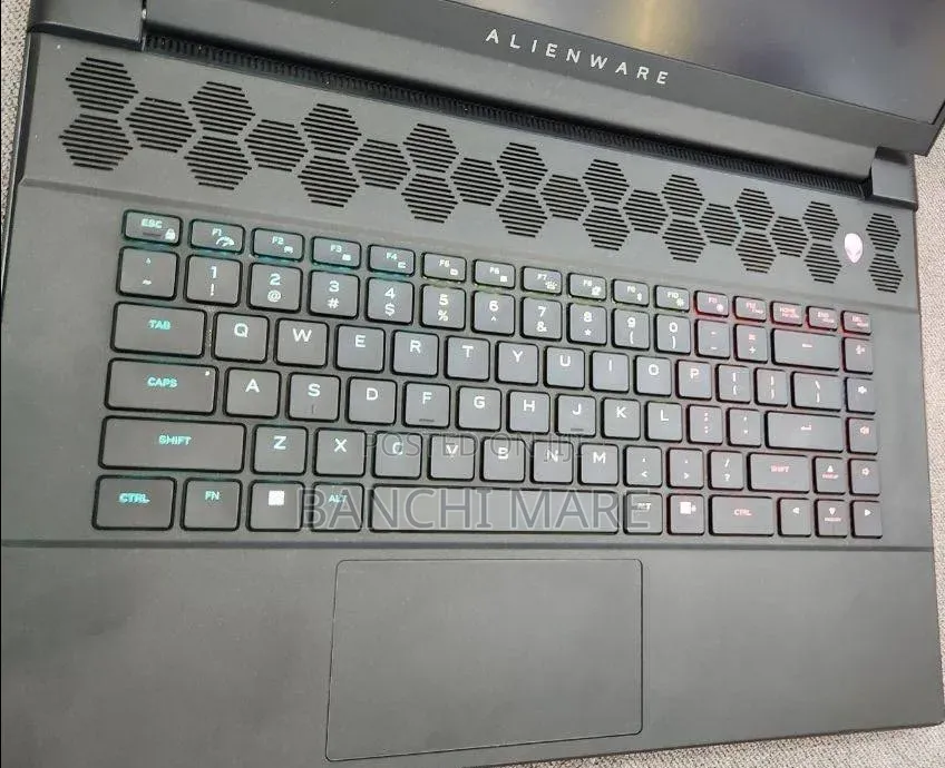 New Laptop Alienware M16 R1 16GB AMD Ryzen 9 SSD 1T