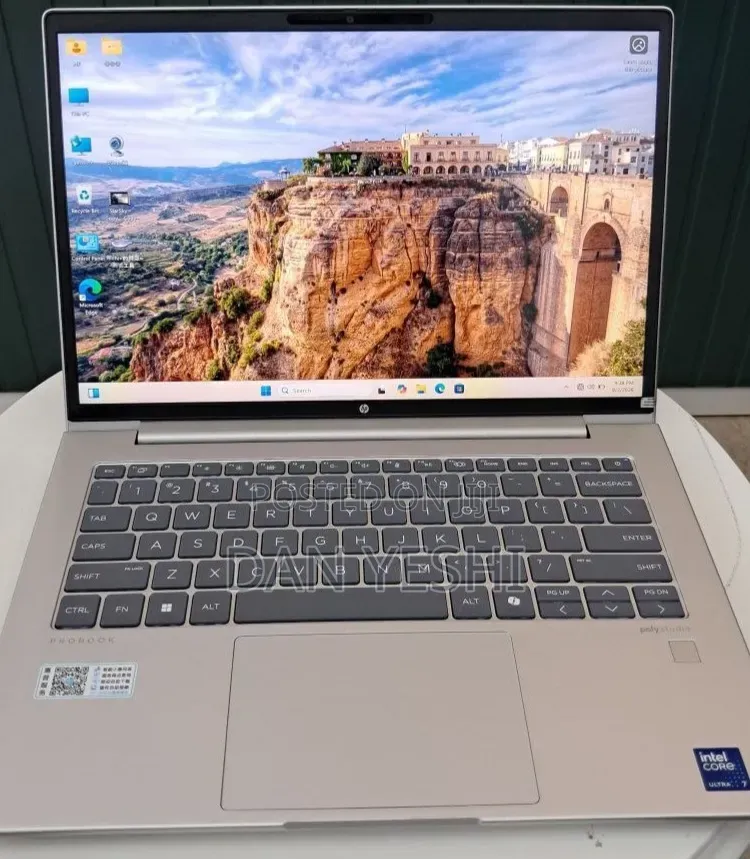 New Laptop HP ProBook 460 G11 16GB Intel Core Ultra 7 SSD 512GB