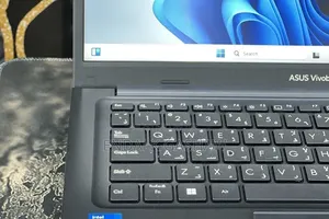 New Laptop Asus Vivobook 14 8GB Intel Core i5 SSD 512GB