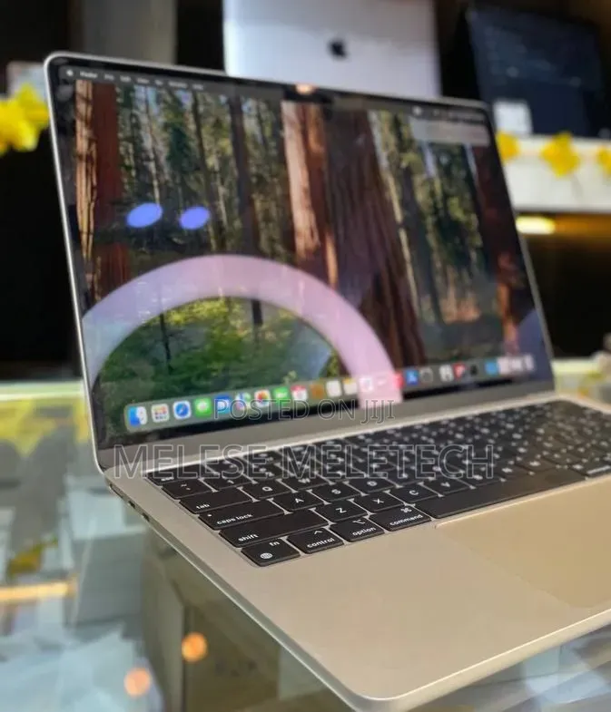 New Laptop Apple MacBook Air 2025 M4 16GB Apple M4 SSD 512GB