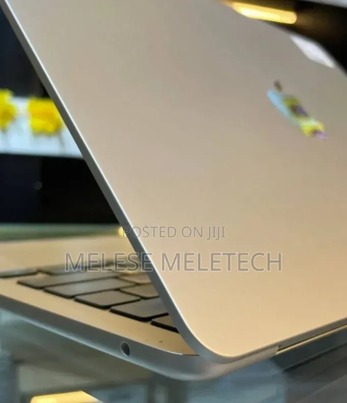 New Laptop Apple MacBook Air 2025 M4 16GB Apple M4 SSD 512GB