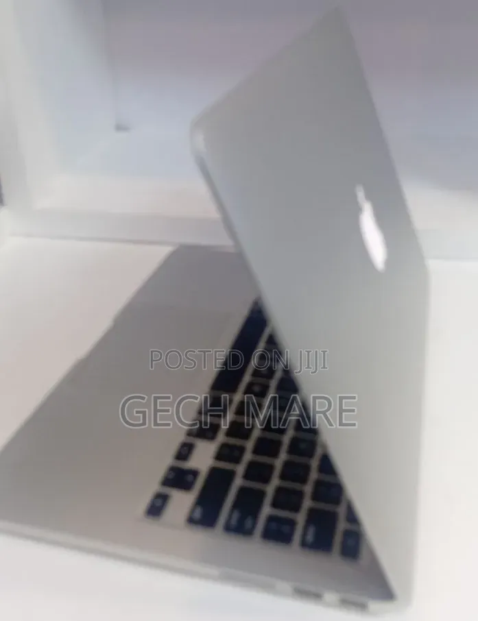 New Laptop Apple MacBook 2013 8GB Intel Core i5 SSD 256GB