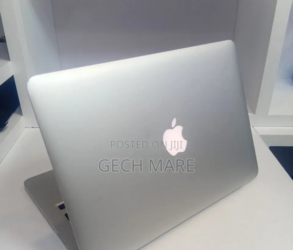 New Laptop Apple MacBook 2013 8GB Intel Core i5 SSD 256GB