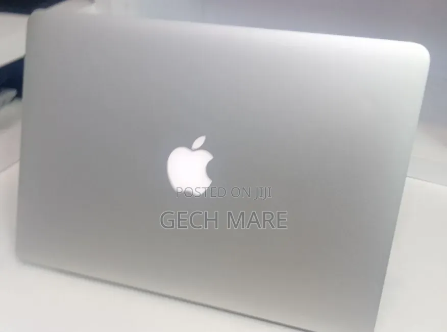 New Laptop Apple MacBook 2013 8GB Intel Core i5 SSD 256GB