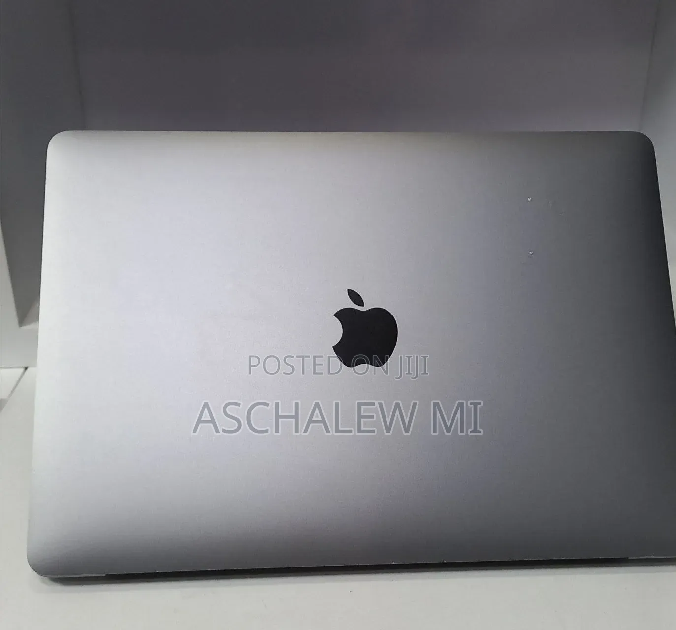 New Laptop Apple MacBook Pro 2020 M1 8GB Apple M1 SSD 500GB