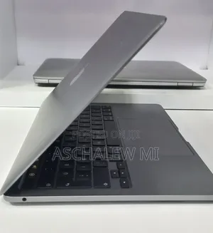 New Laptop Apple MacBook Pro 2020 M1 8GB Apple M1 SSD 500GB