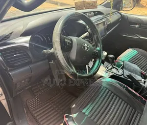 Toyota Hilux 2020 Silver