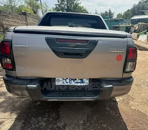 Toyota Hilux 2020 Silver
