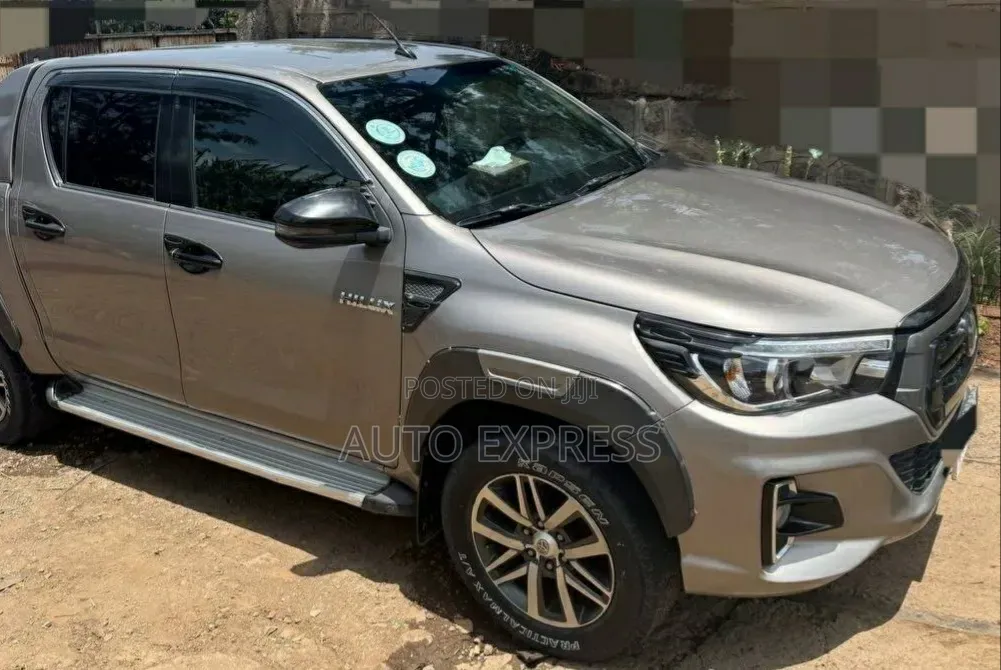 Toyota Hilux 2020 Silver