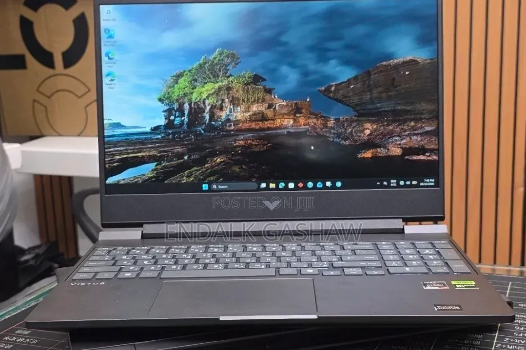 New Laptop HP Victus 15 16GB AMD Ryzen 7 SSD 512GB