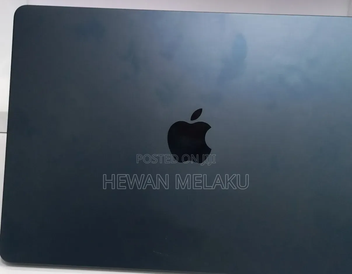 New Laptop Apple MacBook Air 2022 M2 8GB Apple M2 SSD 256GB