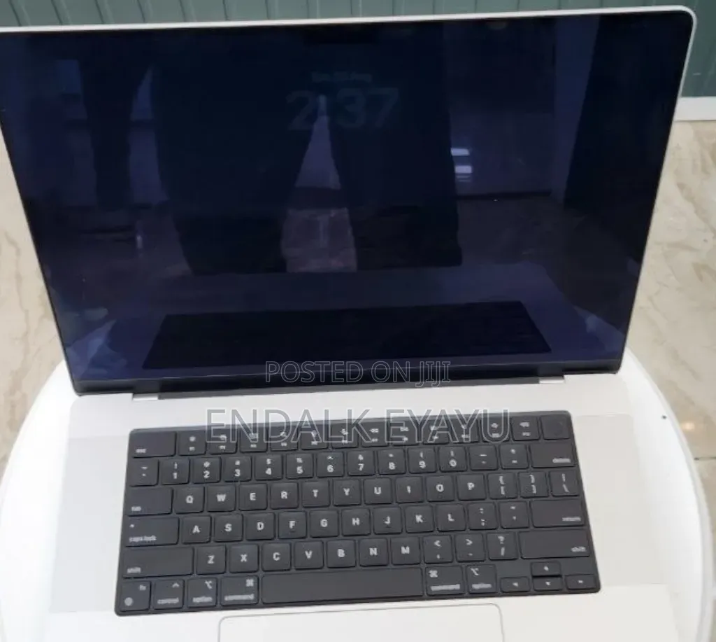 New Laptop Apple MacBook Pro 2021 M1 16GB Apple M1 Pro SSD 1T