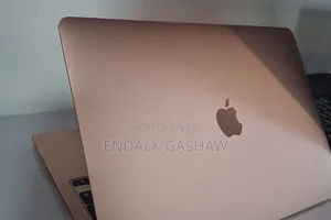New Laptop Apple MacBook 2020 8GB Intel Core i3 SSD 256GB