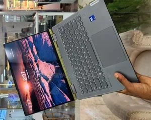 New Laptop Lenovo Yoga Slim 7 16GB Intel Core Ultra 7 SSD 512GB