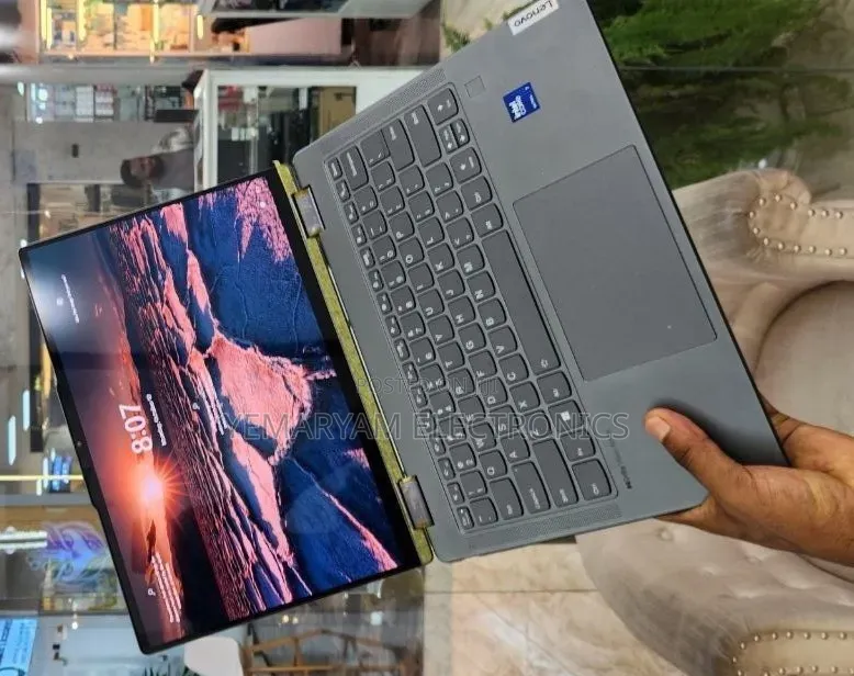 New Laptop Lenovo Yoga Slim 7 16GB Intel Core Ultra 7 SSD 512GB