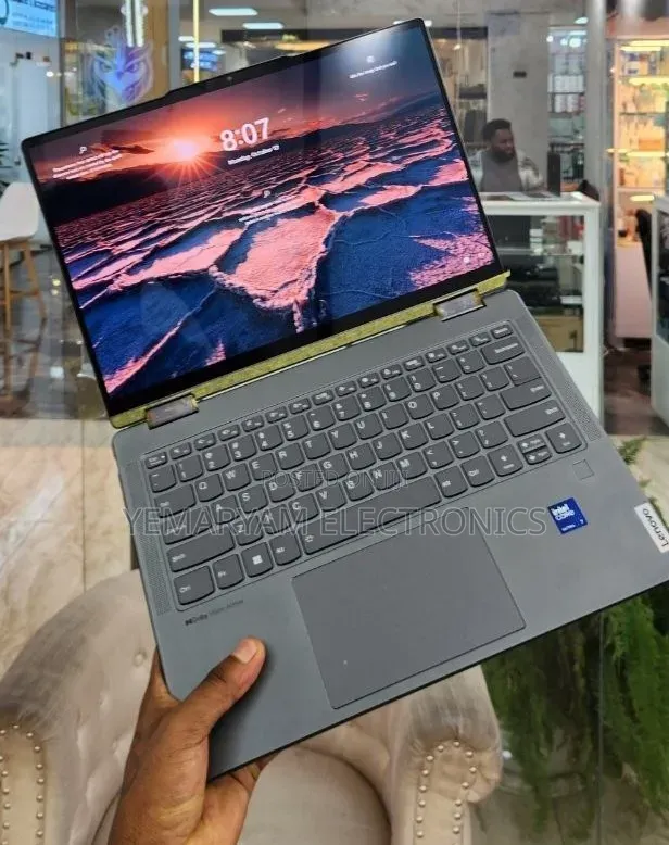 New Laptop Lenovo Yoga Slim 7 16GB Intel Core Ultra 7 SSD 512GB
