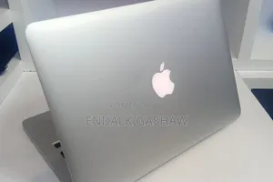 New Laptop Apple MacBook Pro 2013 8GB Intel Core i5 SSD 256GB