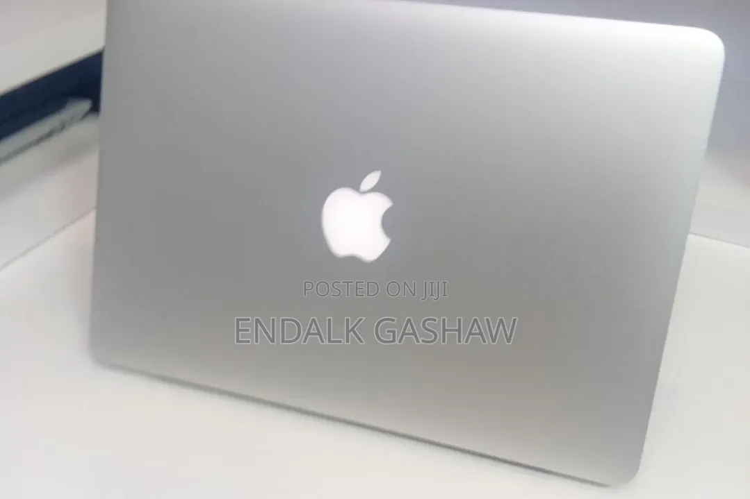 New Laptop Apple MacBook Pro 2013 8GB Intel Core i5 SSD 256GB