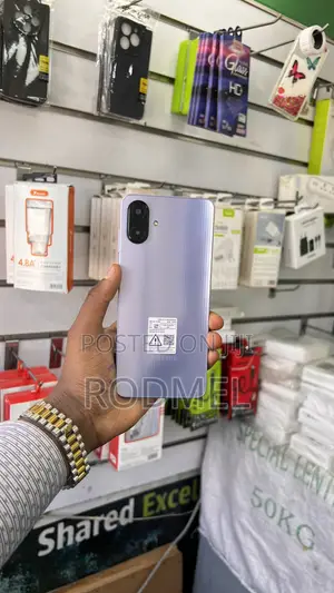 New Samsung Galaxy A06 64 GB Purple