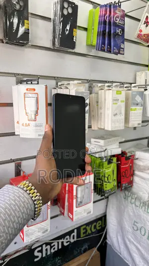 New Samsung Galaxy A06 64 GB Purple