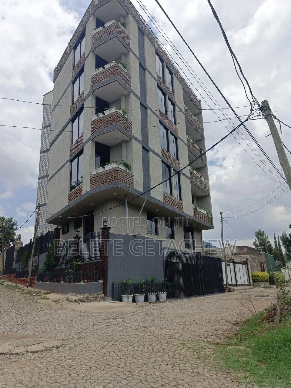 Mekanisa Kore, B+G+4 Building for Sale 221sqm