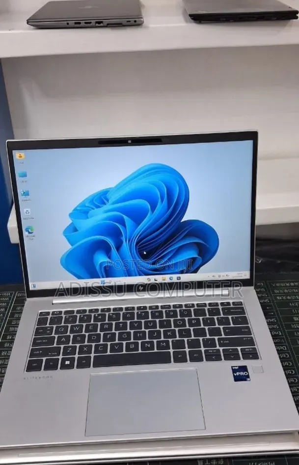 New Laptop HP EliteBook 840 G10 16GB Intel Core i7 SSD 512GB