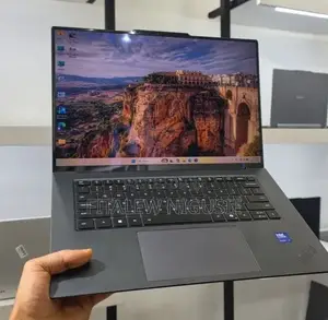 New Laptop Lenovo ThinkPad Yoga 32GB Intel Core Ultra 7 SSD 1T