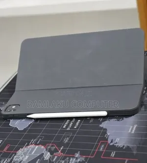 New Apple iPad Pro 13 (2024) 256 GB