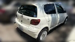 Toyota Vitz 2004 Ivory