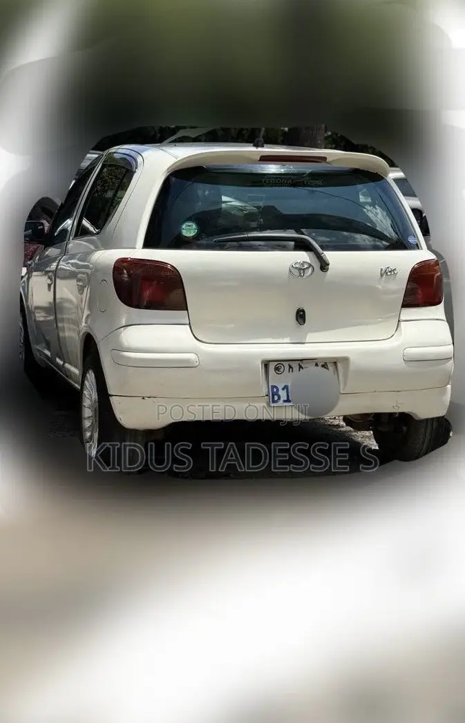 Toyota Vitz 2004 Ivory