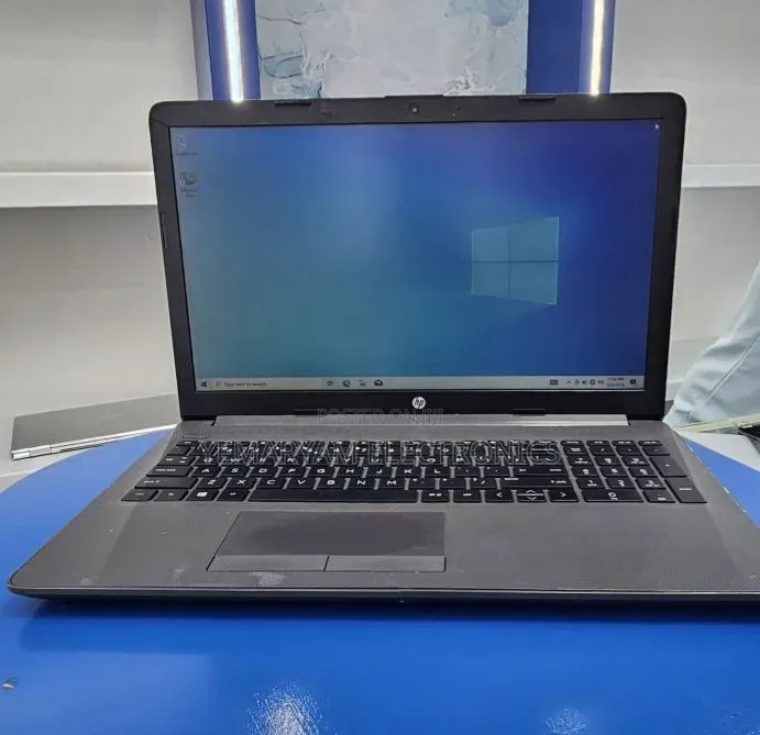 New Laptop HP Stream Notebook 8GB Intel Core i3 HDD 700GB
