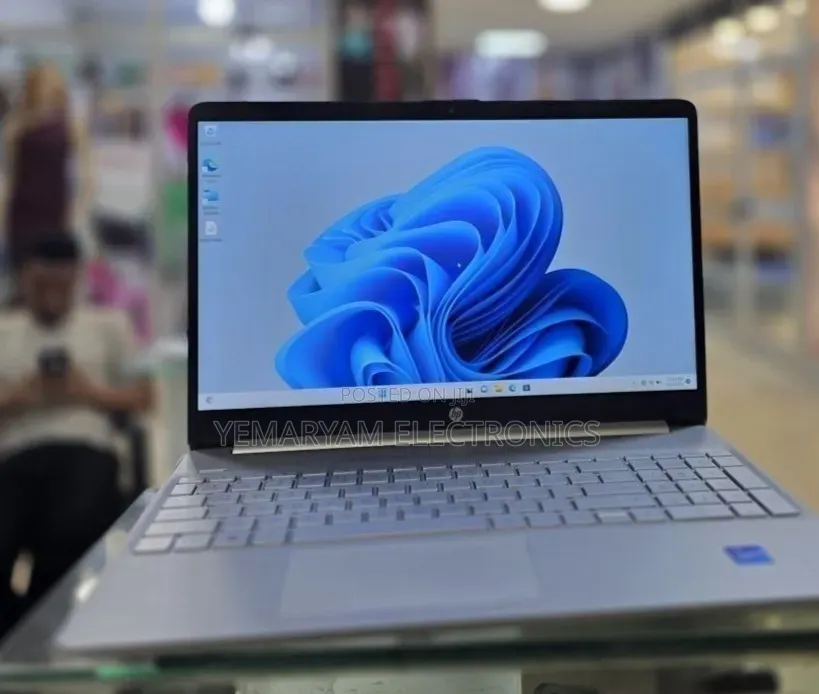 New Laptop HP Stream Notebook 16GB Intel Core i7 SSD 512GB