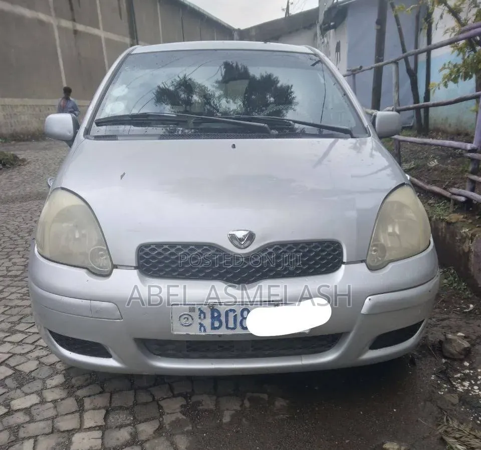 Toyota Vitz 2004 Gray