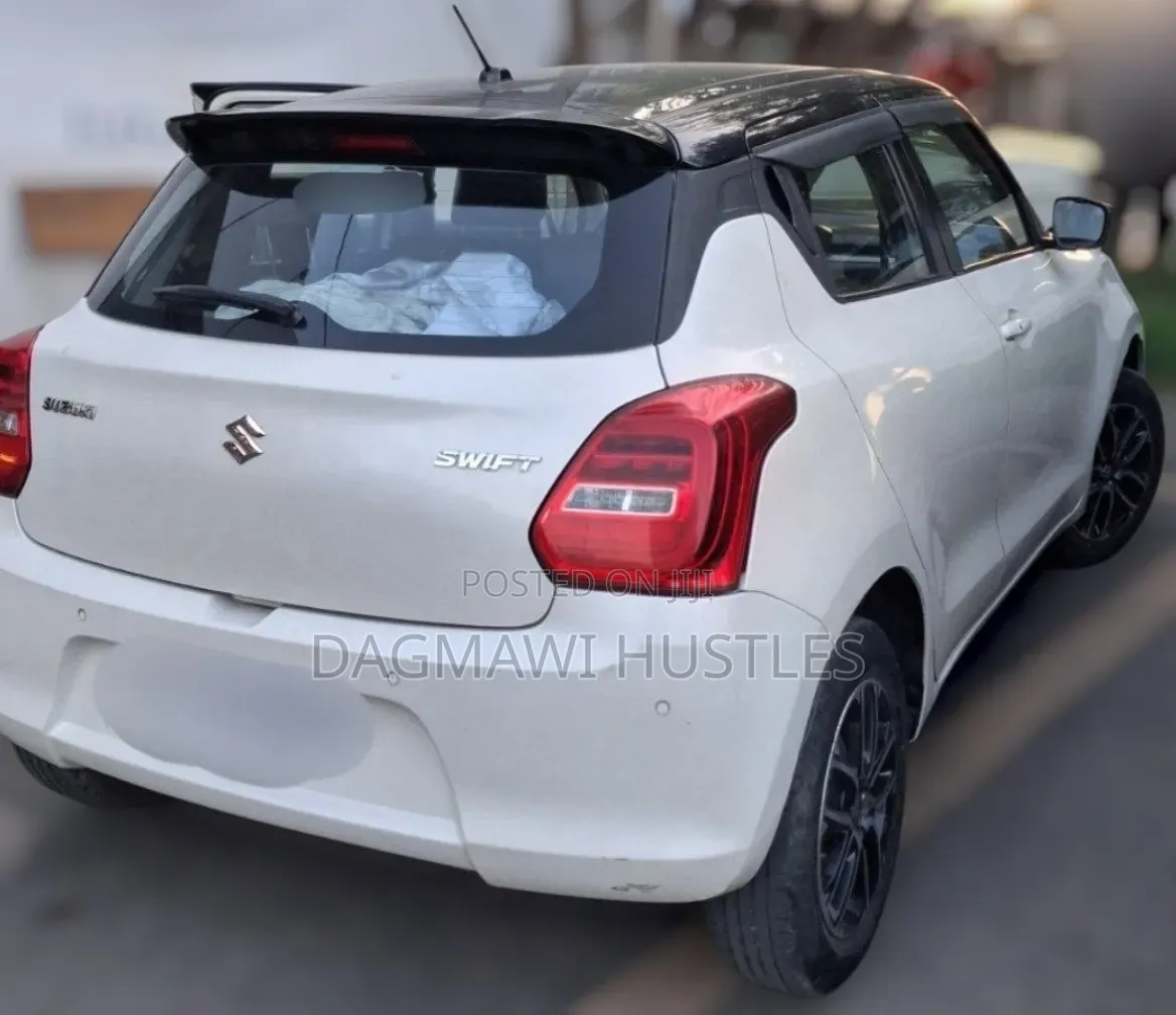 Suzuki Swift 2022 White