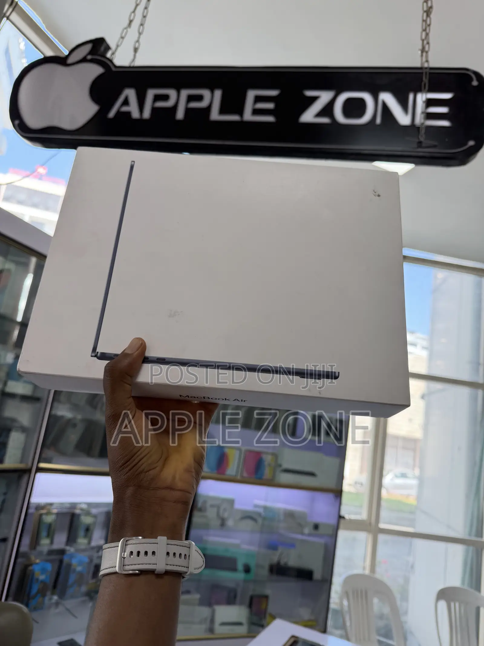 New Laptop Apple MacBook Pro 2025 M5 16GB Apple M5 SSD 512GB