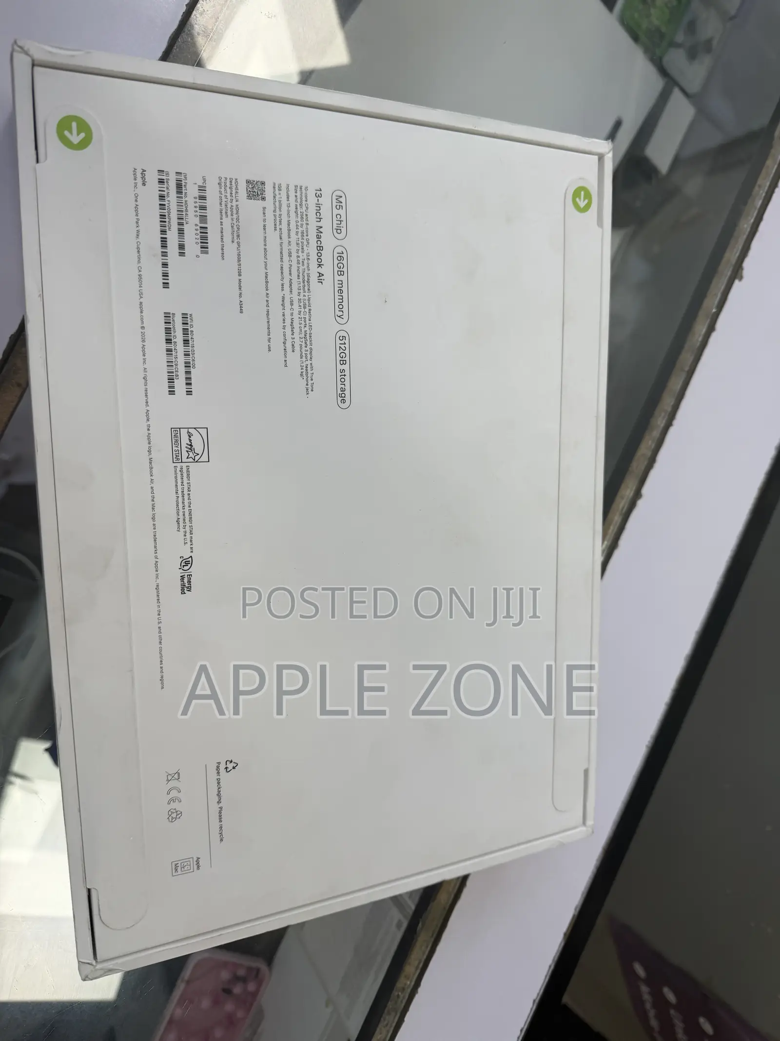 New Laptop Apple MacBook Pro 2025 M5 16GB Apple M5 SSD 512GB