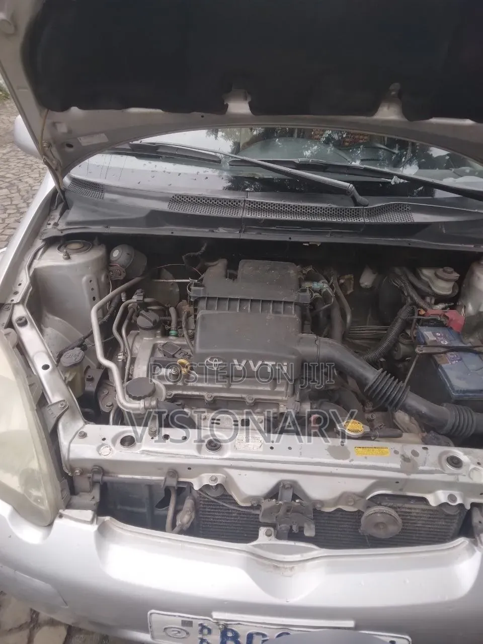 Toyota Vitz 2004 Silver