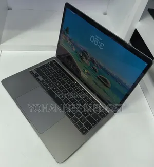 New Laptop Apple MacBook Pro 2020 M1 8GB Apple M1 SSD 256GB