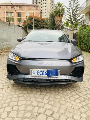 BYD E2 43 kWh 94 hp FWD 2025 Silver