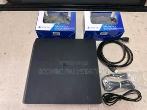 Ps4 Slim With Two Controllers and Its Jealberak
