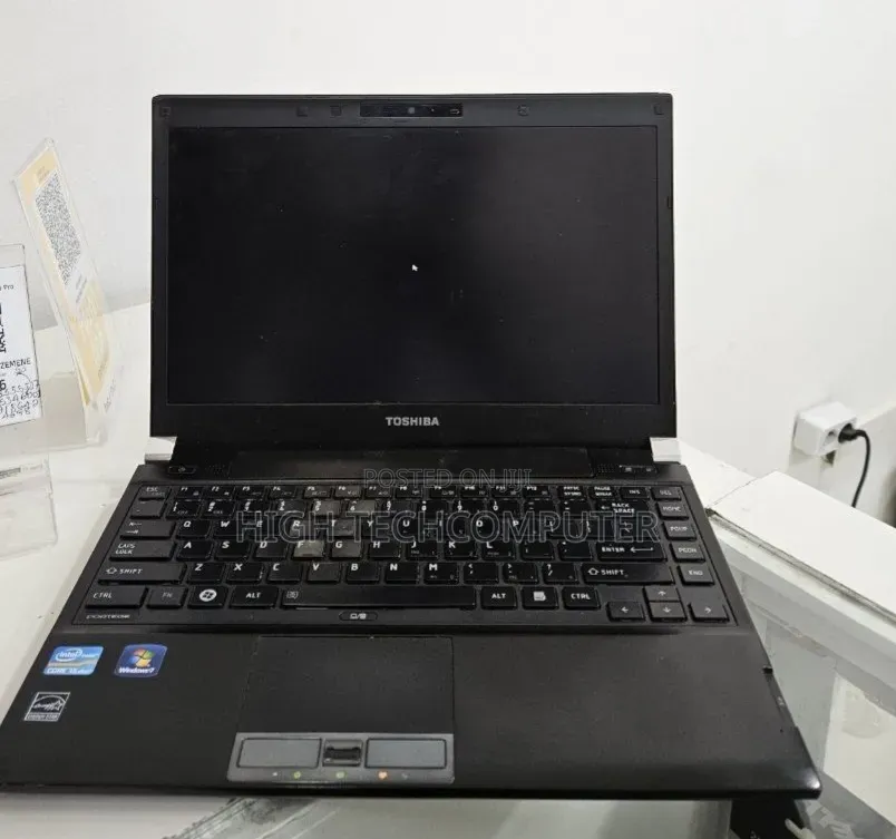 Laptop Toshiba Portege R830 6GB Intel Core i5 HDD 750GB