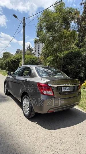 Suzuki Dzire 2022 Silver