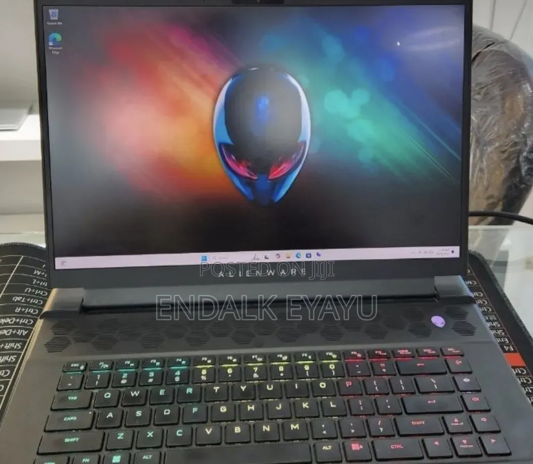 New Laptop Alienware M16 r1 16GB AMD Ryzen 9 SSD 1T