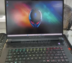 New Laptop Alienware M16 r1 16GB AMD Ryzen 9 SSD 1T