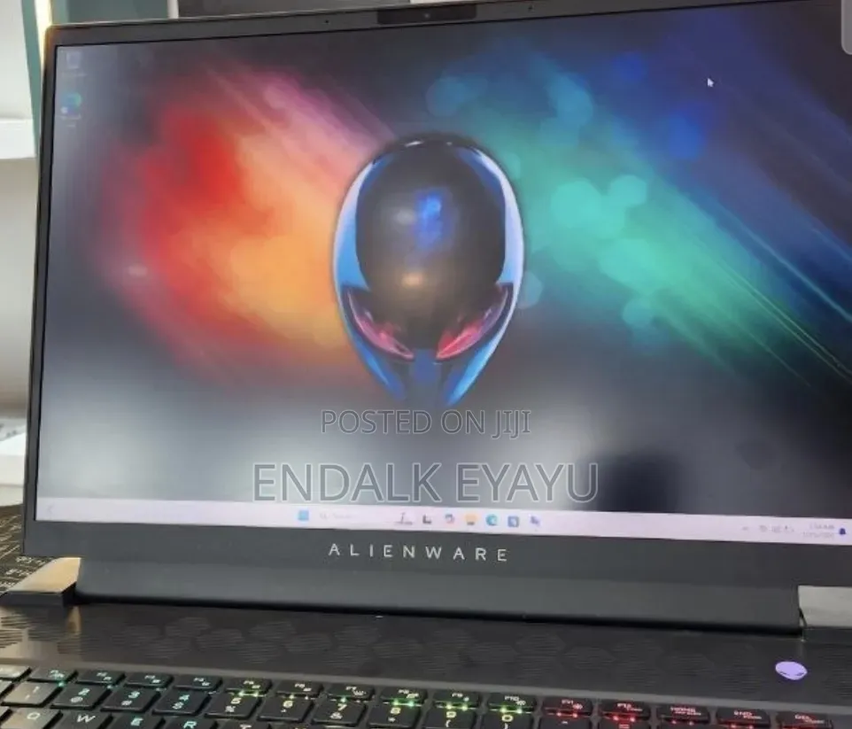 New Laptop Alienware M16 r1 16GB AMD Ryzen 9 SSD 1T