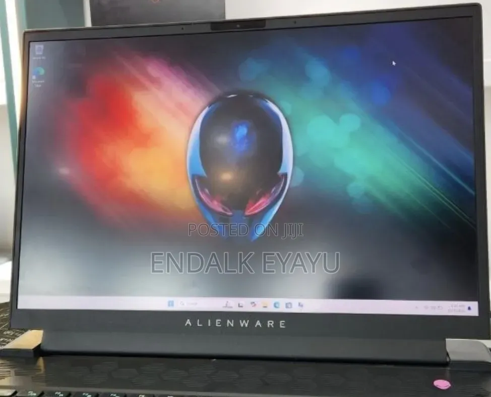 New Laptop Alienware M16 r1 16GB AMD Ryzen 9 SSD 1T
