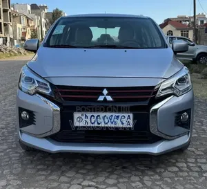 Mitsubishi Attrage 2023 Silver
