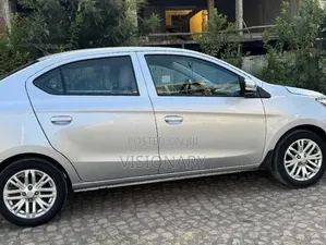 Mitsubishi Attrage 2023 Silver